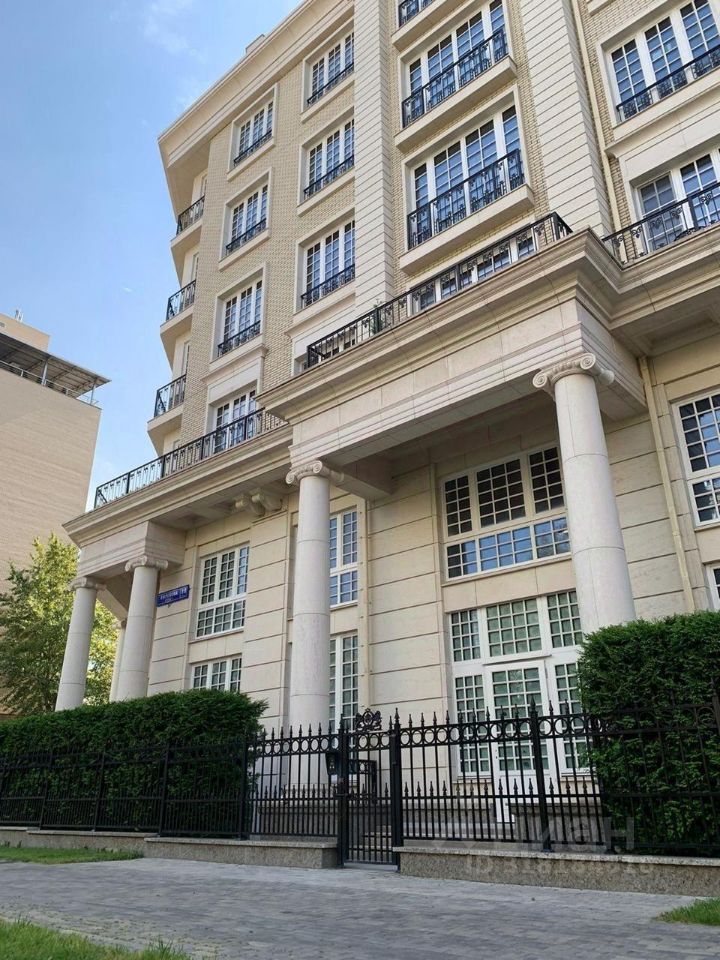 Продажа 5-комн квартиры на вторичном рынке улица Ефремова, 19к2