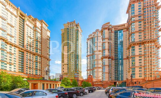 Продажа 4-комн квартиры на вторичном рынке Авиационная улица,  д. 79Б