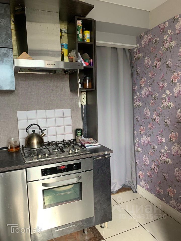 Продажа 3-комн квартиры на вторичном рынке улица Карташихина, 19