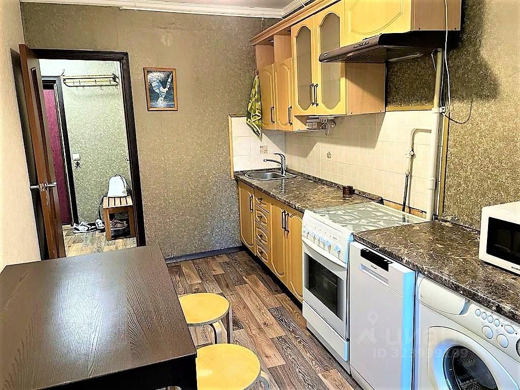 Продажа 1-комн квартиры на вторичном рынке Изумрудная улица, 14