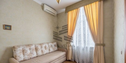 4-комн квартира улица Серафимовича,  д. 2