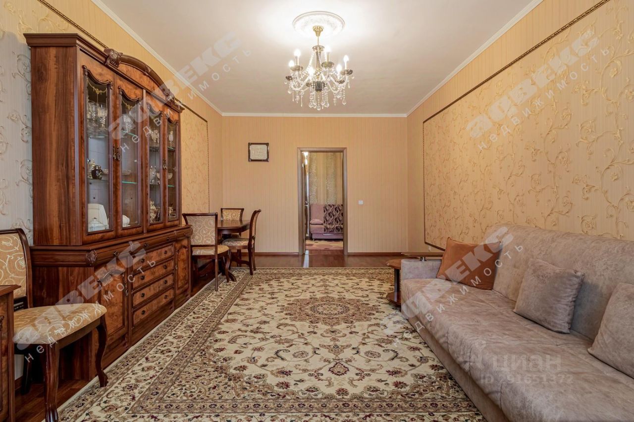 Продажа 4-комн квартиры на вторичном рынке Мебельная улица, 21к2