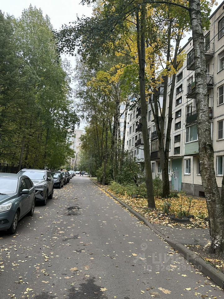 Продажа 3-комн квартиры на вторичном рынке Колпино, улица Веры Слуцкой, 89к3