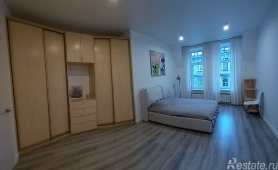 Продажа 4-комн квартиры на вторичном рынке Лахтинская улица,  д. 25Б