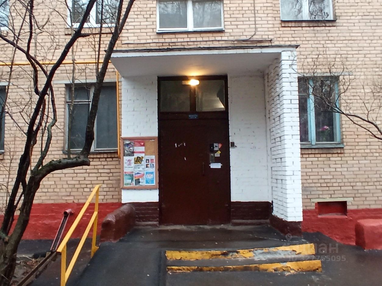Продажа 2-комн квартиры на вторичном рынке улица Фабрициуса, 4С1
