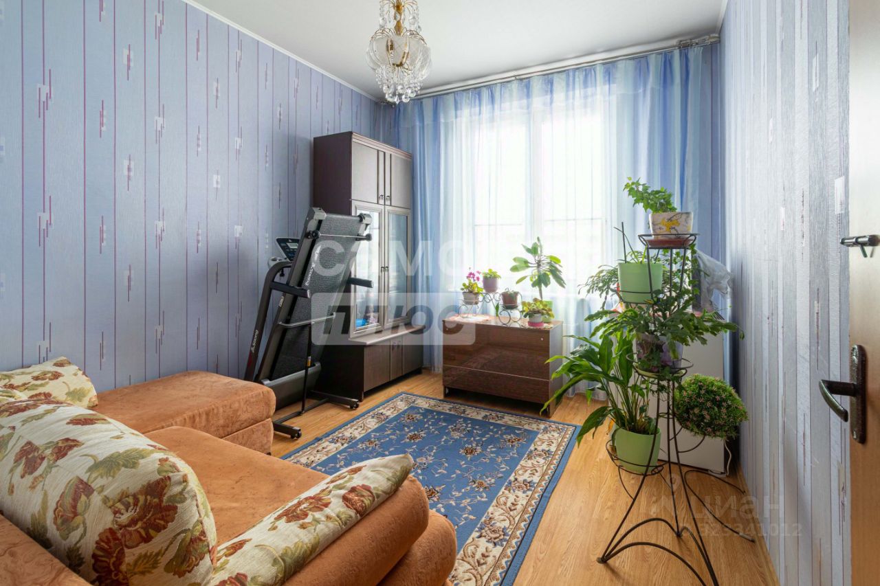 Продажа 4-комн квартиры на вторичном рынке Подольск, улица Генерала Смирнова, 10