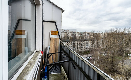 Продажа 2-комн квартиры на вторичном рынке улица Стасовой,  д. 8