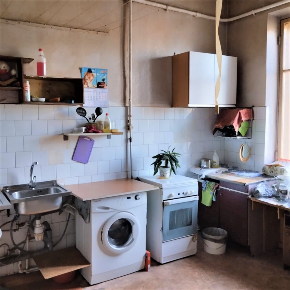 Продажа комнаты Васи Алексеева ул,  д. 16