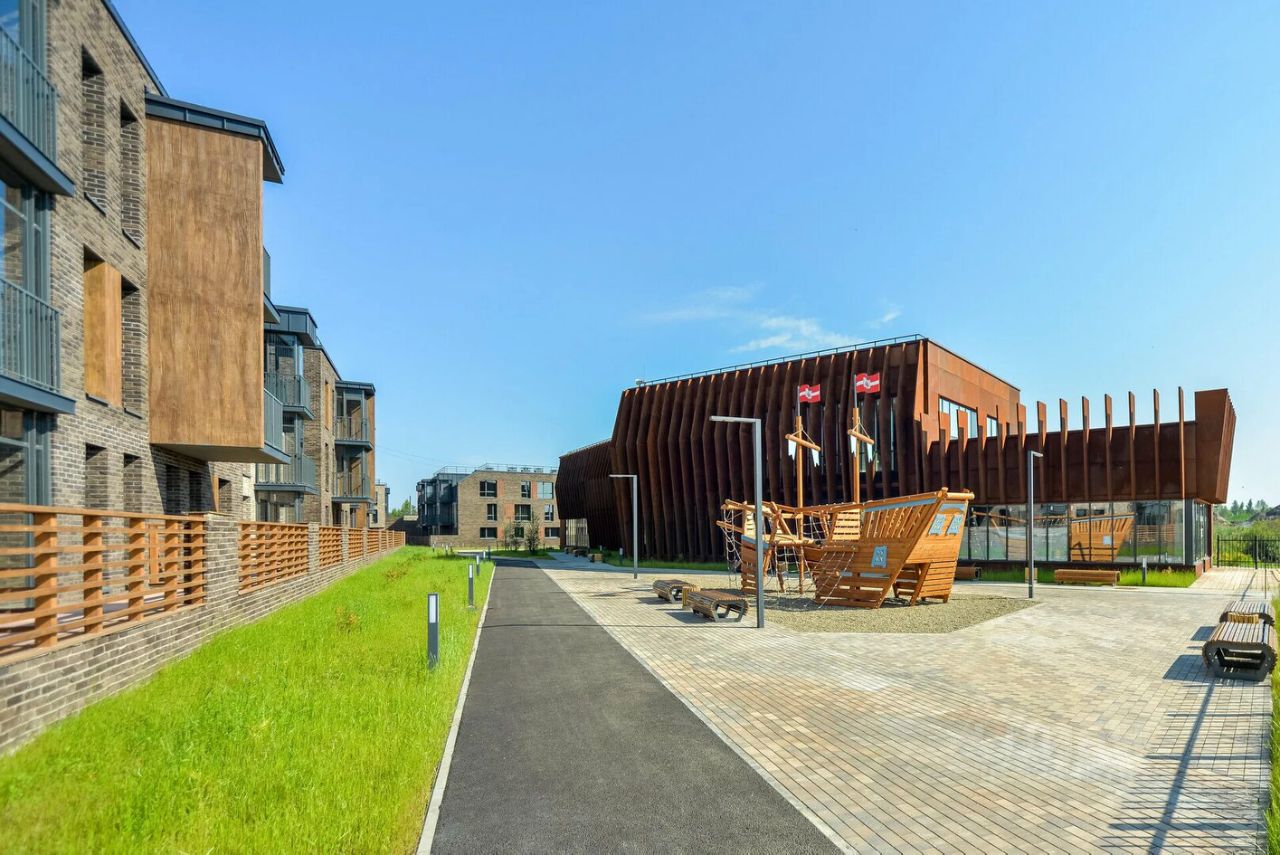 Продажа 1-комн квартиры на вторичном рынке пос. Стрельна, Красносельское шоссе, 22