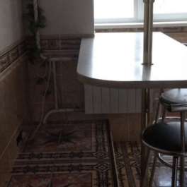 Продажа 4-комн квартиры на вторичном рынке Окская ул