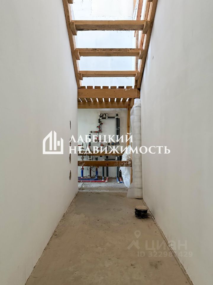 Продажа 3-комн квартиры на вторичном рынке Петергоф, Конно-Гренадерская улица, 13