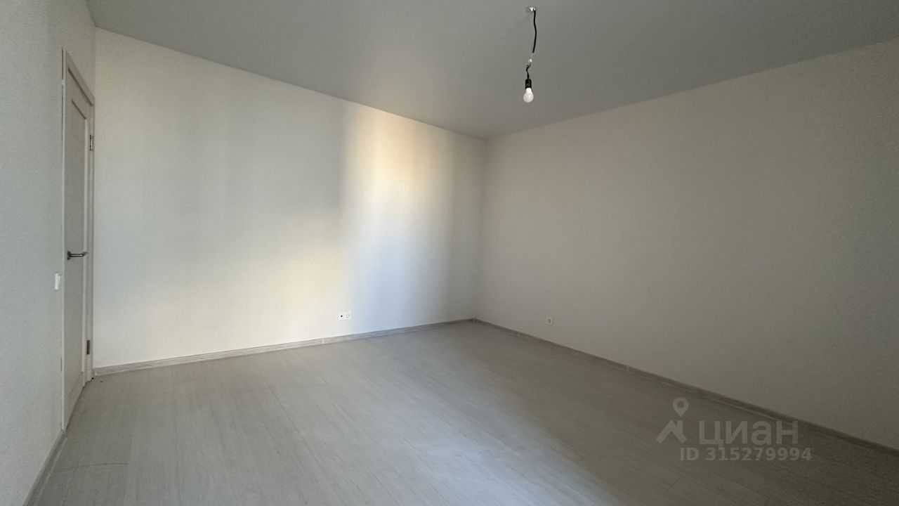 Продажа 2-комн квартиры на вторичном рынке пос. Развилка, 31Б