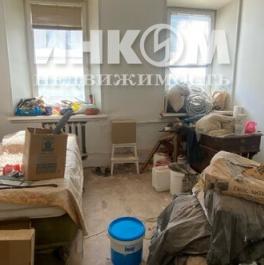 Продажа 3-комн квартиры на вторичном рынке Колобовский 1-й пер,  д. 27/3,  к. 2