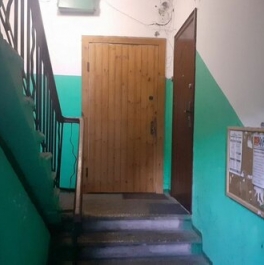 Продажа 2-комн квартиры на вторичном рынке Раздельный проспект,  д. 42