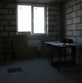 Продажа 2-комн квартиры на вторичном рынке Им Свердлова пгт, Западный проезд,  д. 11А,  к. 1