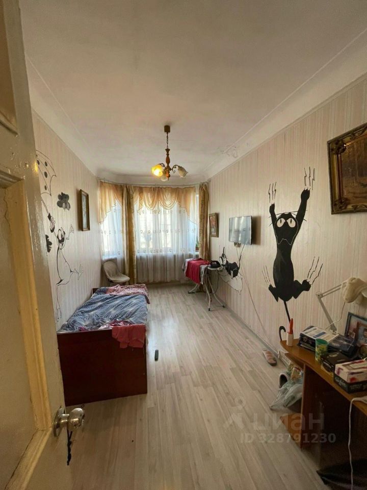Продажа 3-комн квартиры на вторичном рынке Кировск, Советская улица, 26