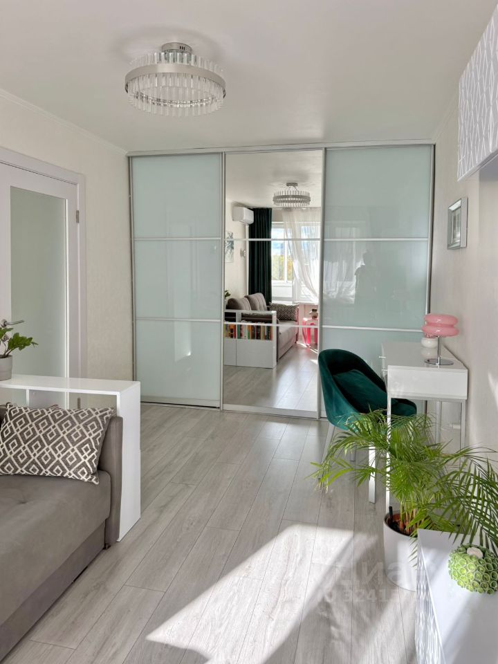 Продажа 1-комн квартиры на вторичном рынке Авиационная улица, 68