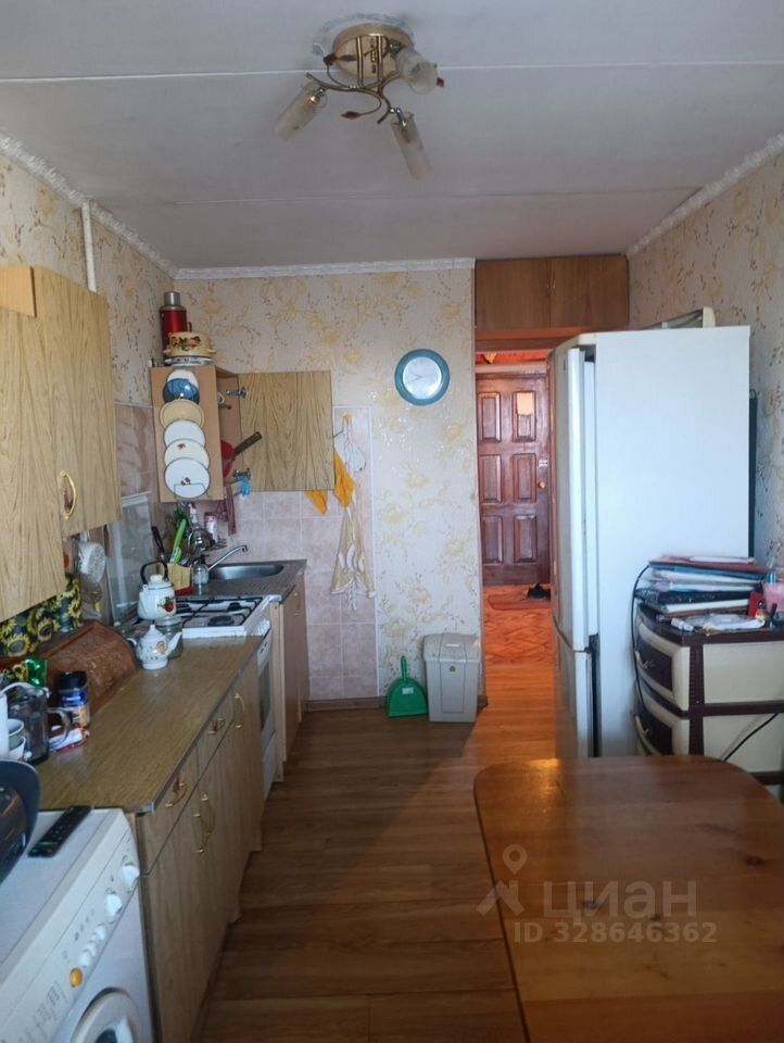 Продажа 1-комн квартиры на вторичном рынке Сосновый Бор, Солнечная улица, 32