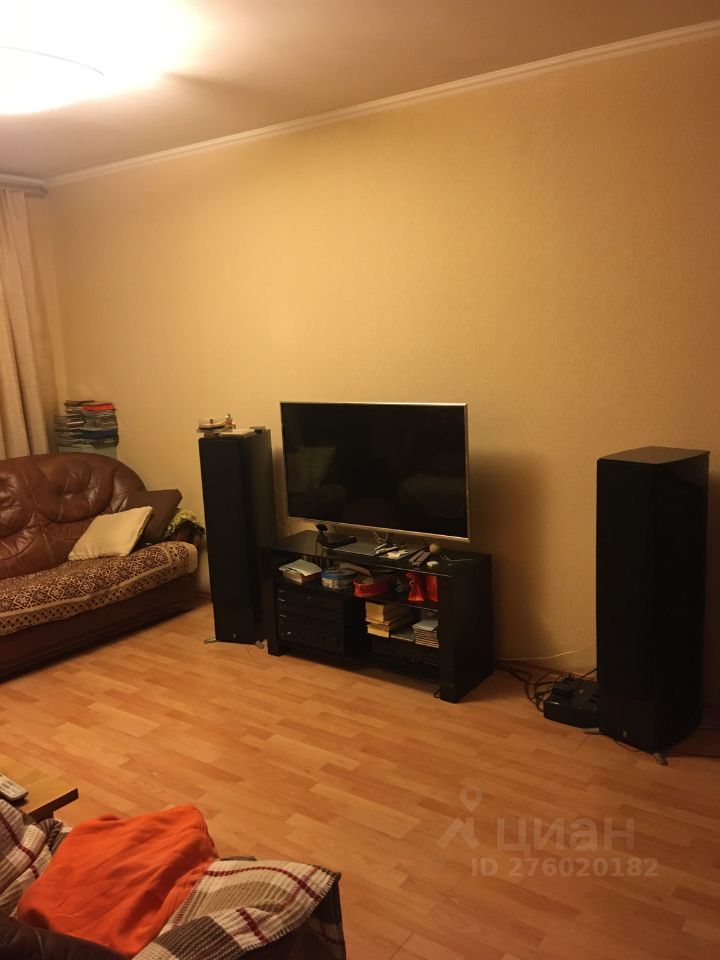 Продажа 3-комн квартиры на вторичном рынке Симферопольский бульвар, 9кА