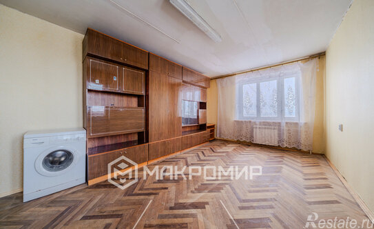 Продажа 2-комн квартиры на вторичном рынке Колпино г, Металлургов ул,  д. 13