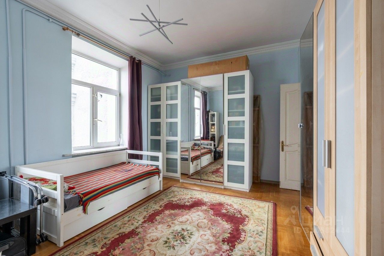 Продажа 4-комн квартиры на вторичном рынке переулок Брюсов, 8-10С1