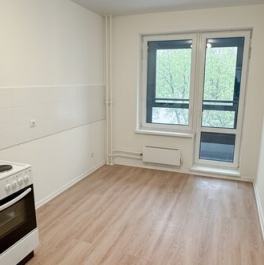 Продажа 3-комн квартиры на вторичном рынке улица Ивана Франко,  д. 20 к1