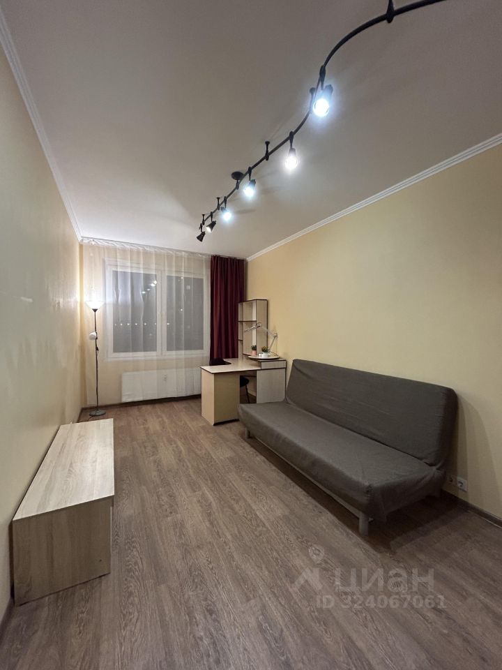 Аренда 1-комн квартиры на вторичном рынке Мурино, площадь Привокзальная, 3к3