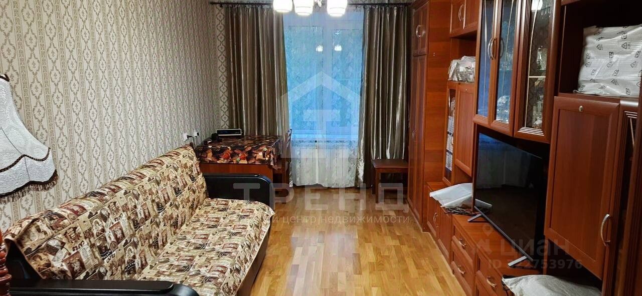 Продажа 3-комн квартиры на вторичном рынке проспект Космонавтов, 76