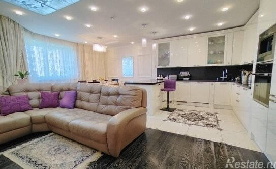 Продажа 4-комн квартиры на вторичном рынке Кронштадтский б-р,  д. 49 к1