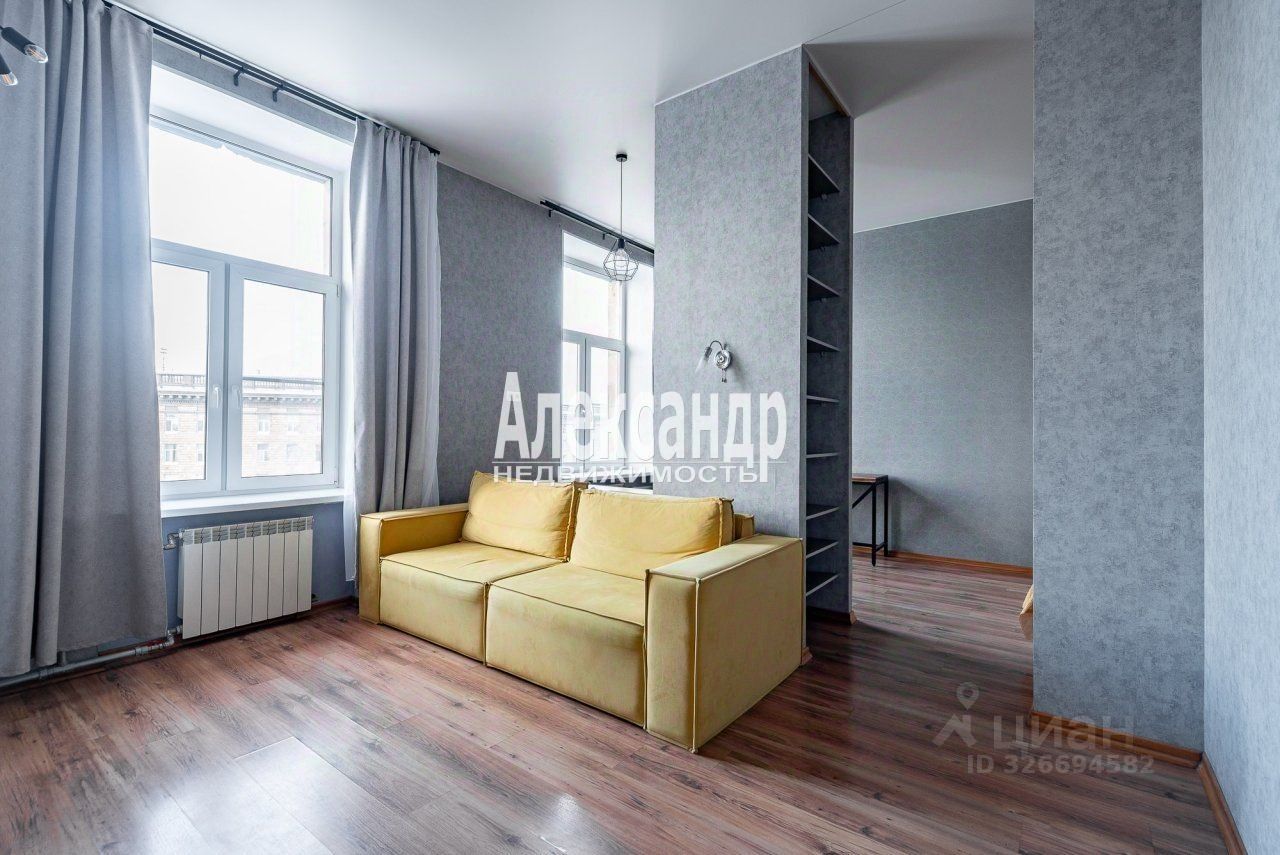 Продажа 2-комн квартиры на вторичном рынке проспект Стачек, 74