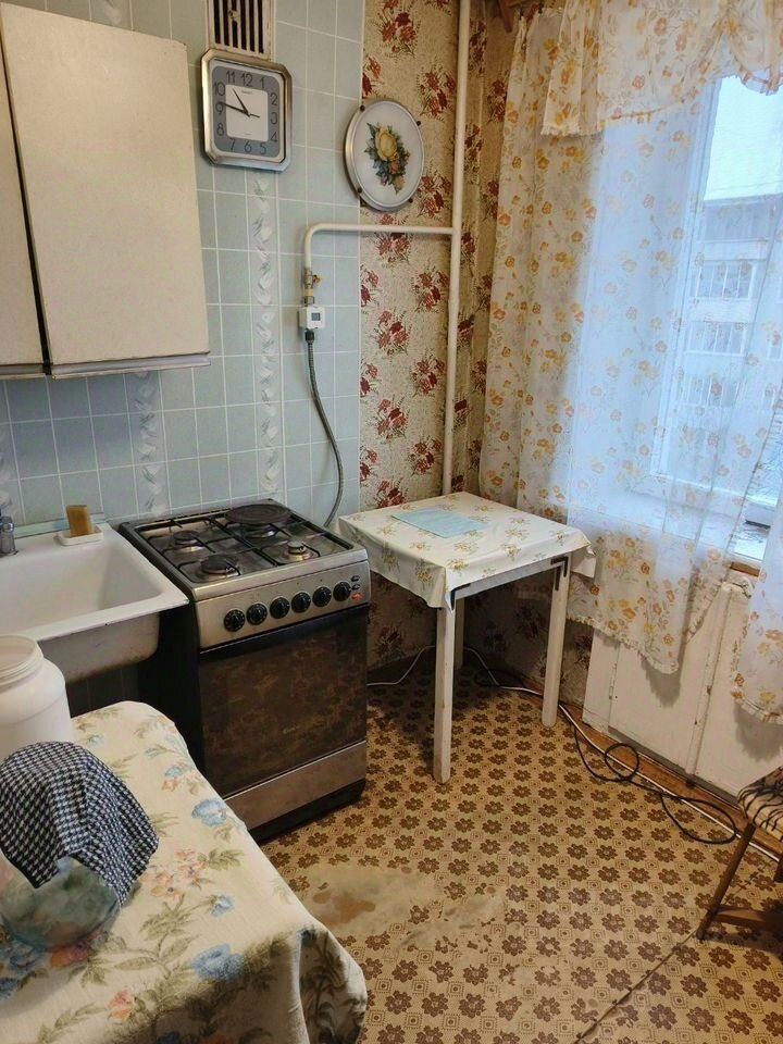 Продажа 2-комн квартиры на вторичном рынке пос. Лоза, 14