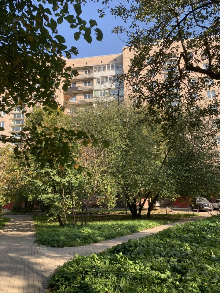 Продажа 2-комн квартиры на вторичном рынке улица Типанова, 29