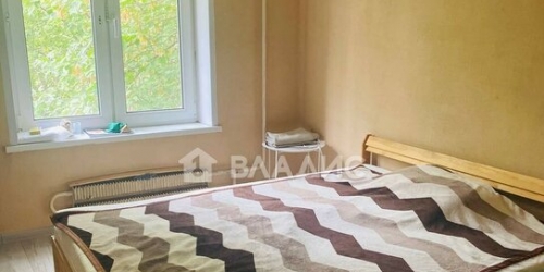 3-комн квартира улица Николая Химушина,  д. 1