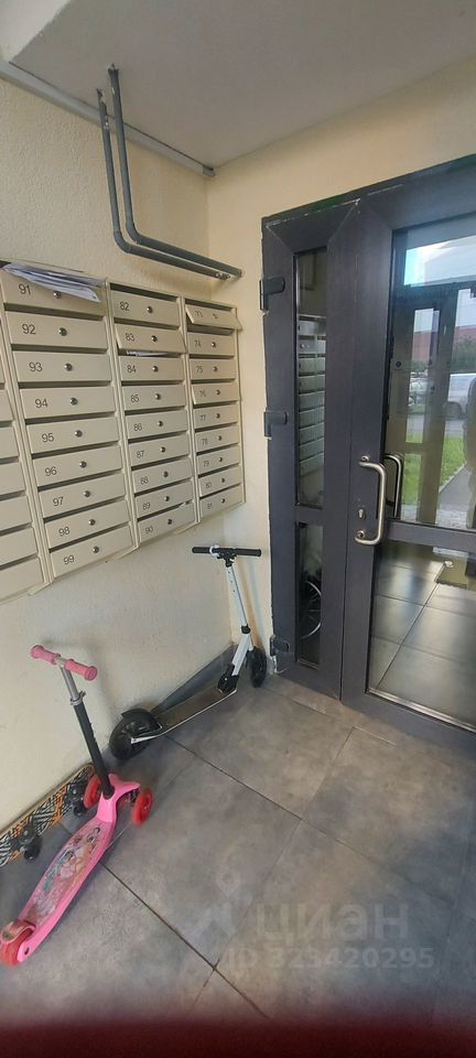 Продажа 1-комн квартиры на вторичном рынке пос. Шушары, Московское шоссе, 256к2