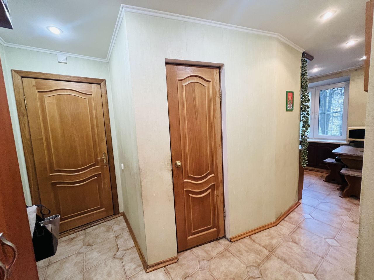 Продажа 2-комн квартиры на вторичном рынке Сергиев Посад, Октябрьская улица, 3