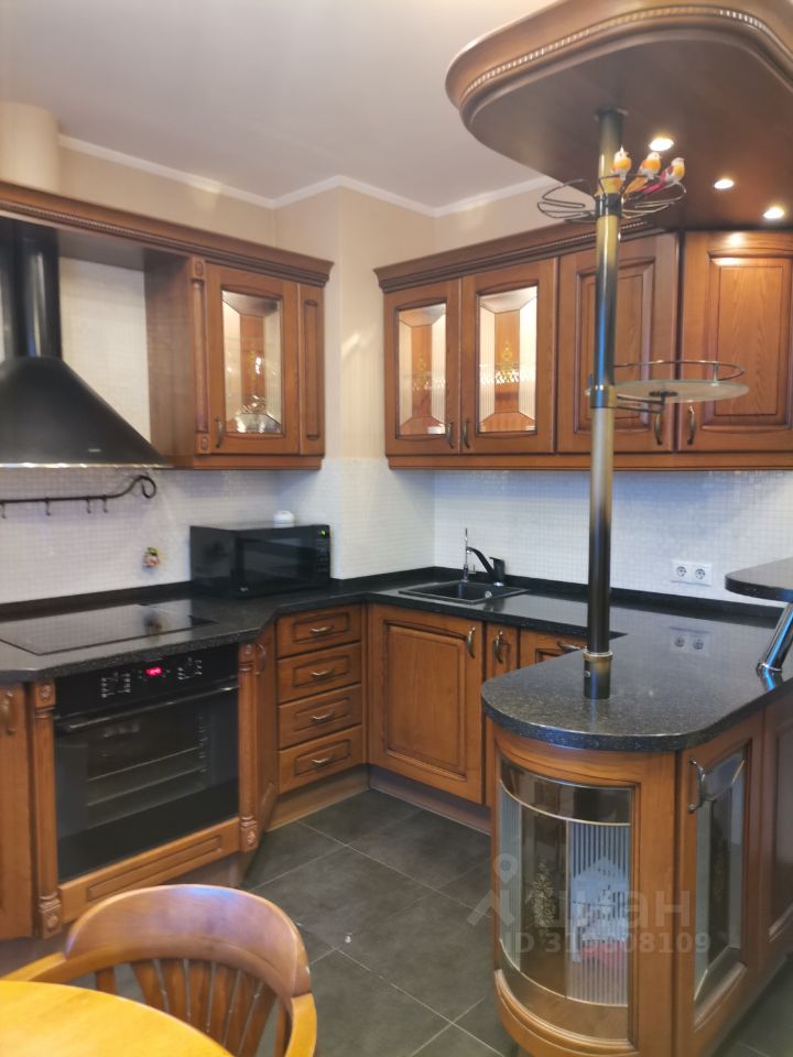 Продажа 3-комн квартиры на вторичном рынке проспект Славы, 55