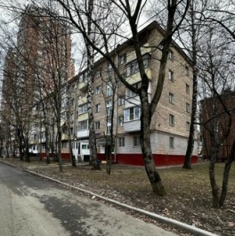 Продажа 3-комн квартиры на вторичном рынке Сафоновская улица,  д. 17