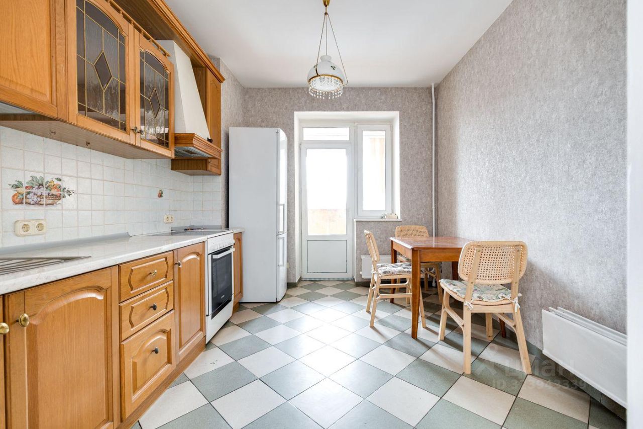 Аренда 3-комн квартиры на вторичном рынке Петрозаводская улица, 19К2