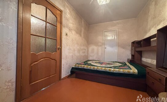 Продажа 2-комн квартиры на вторичном рынке Холодово, Коммунистическая улица,  д. 29