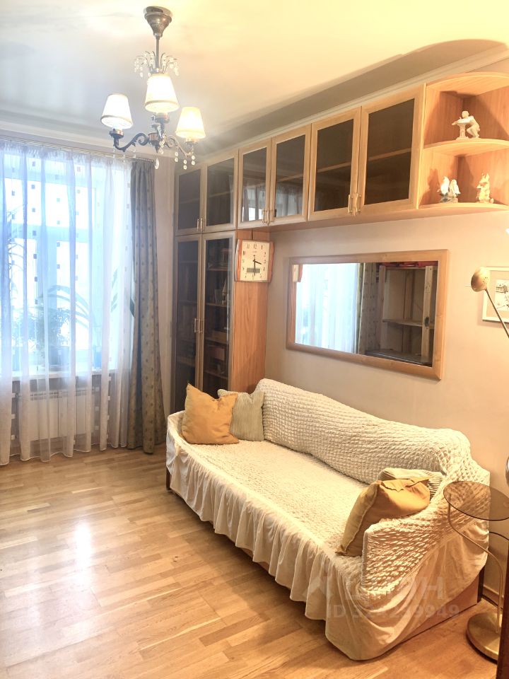 Продажа 3-комн квартиры на вторичном рынке Новослободская улица, 62К1