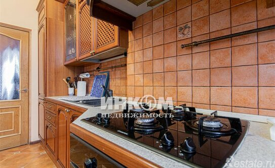 Продажа 2-комн квартиры на вторичном рынке улица Сайкина,  д. 9/1