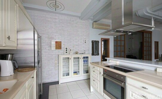 Аренда 4-комн квартиры на вторичном рынке Воротниковский пер,  д. 4