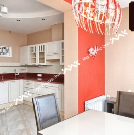 Продажа 3-комн квартиры на вторичном рынке Краснопутиловская улица,  д. 125