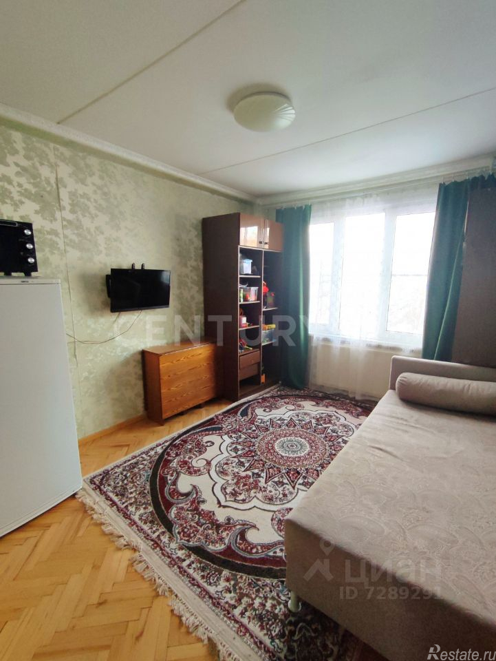 Продажа 3-комн квартиры на вторичном рынке Стрельбищенская улица,  д. 6