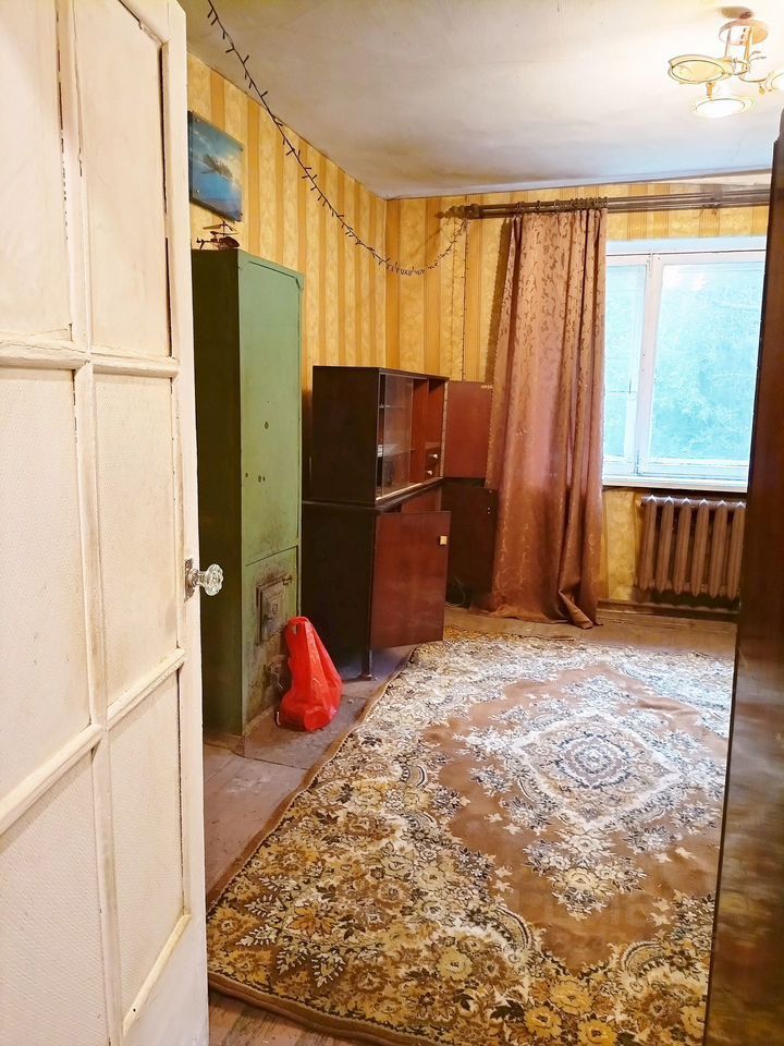 Продажа 3-комн квартиры на вторичном рынке Ульяновка пгт, улица Щербакова, 7
