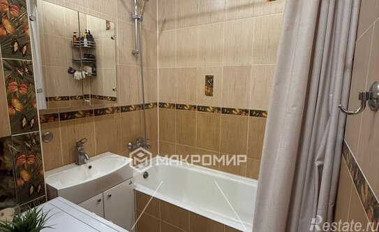 Продажа 2-комн квартиры на вторичном рынке Славы пр-кт,  д. 52,  к. 1