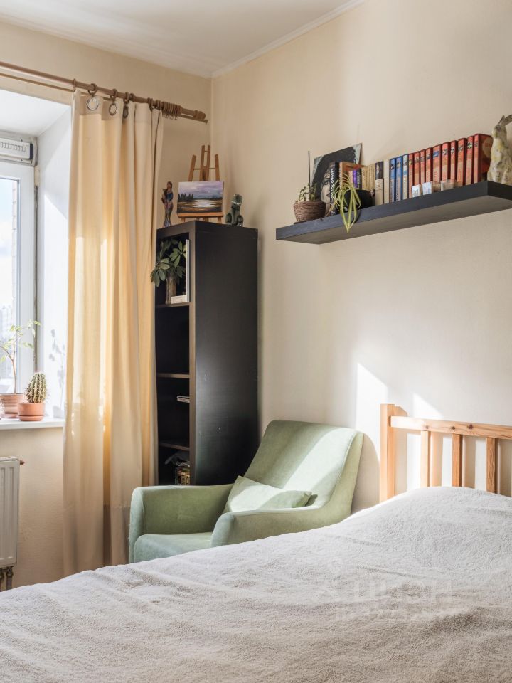 Продажа 1-комн квартиры на вторичном рынке Коломяжский проспект, 15к1