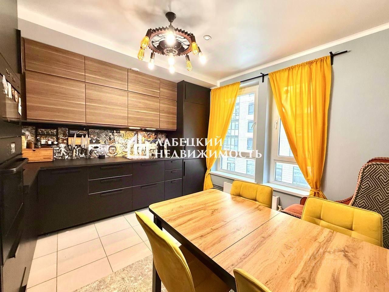 Продажа 2-комн квартиры на вторичном рынке улица Михайлова, 30Ак3