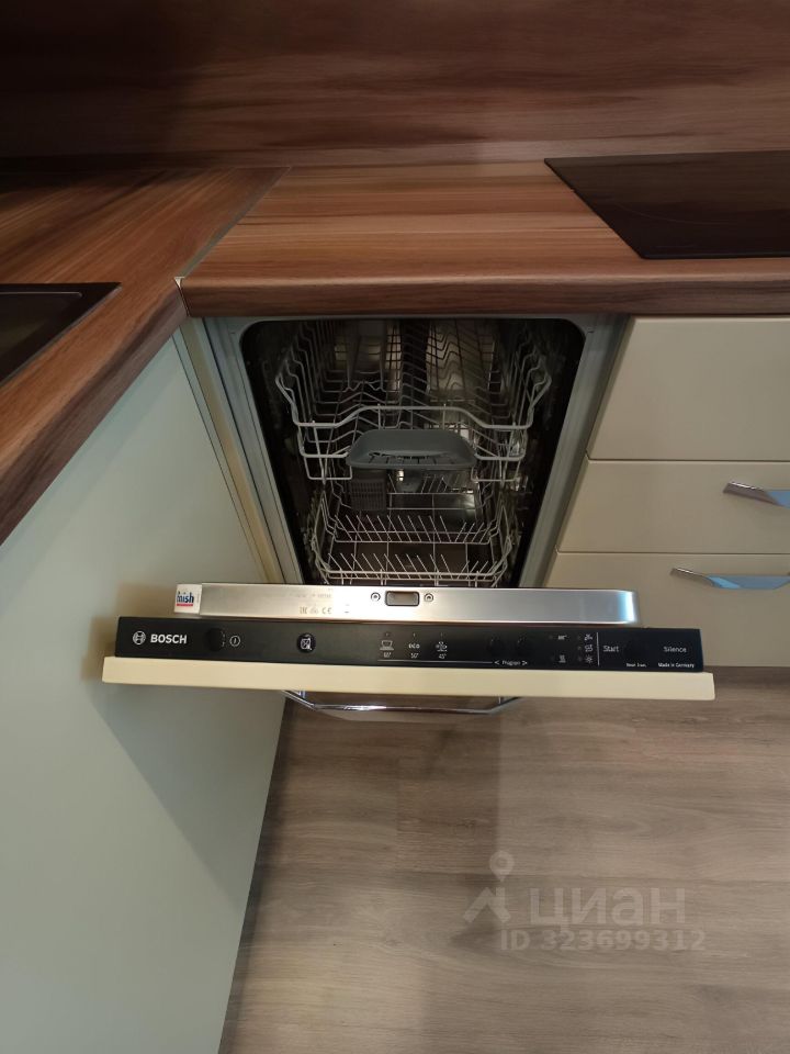 Продажа 2-комн квартиры на вторичном рынке пос. Парголово, улица Михаила Дудина, 12