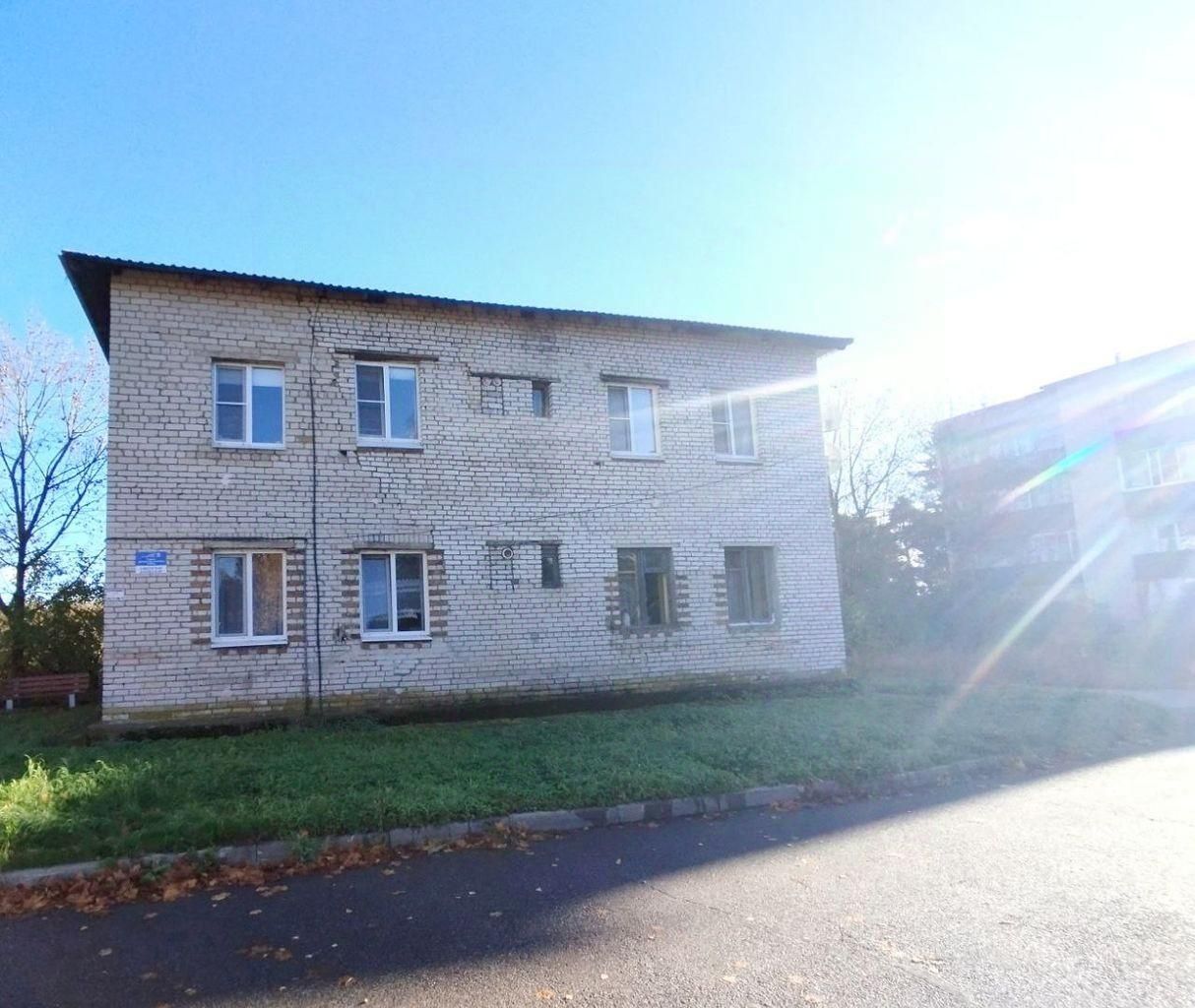Продажа 2-комн квартиры на вторичном рынке пос. Поляны, 32